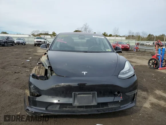✅ 2018 Tesla Model 3 Long Range Battery • VIN: 5YJ3E1EB6JF070670 • Лот: 42482653. Опубліковано раніше на Copart з пробігом 40 562 миль. Безкоштовний доступ до архіву аукціонних продажів зі США та докладний звіт про історію автомобіля на DreamBid. Зображення 5.