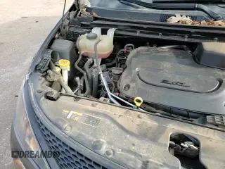 ✅ 2022 Chrysler Voyager LX • VIN: 2C4RC1CG8NR203437 • Lot: 92624485. Wystawiony na Copart z przebiegiem 59 726 mil. Bezpłatny archiwum sprzedaży aukcyjnych z USA i szczegółowy raport historii pojazdu na DreamBid. Zdjęcie 14.