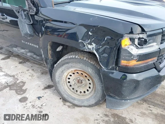✅ 2018 Chevrolet Silverado 1500 Custom • VIN: 1GCVKPEH0JZ353231 • Lot: 44337970. Wystawiony na IAAI z przebiegiem 107 144 mil. Bezpłatny archiwum sprzedaży aukcyjnych z USA i szczegółowy raport historii pojazdu na DreamBid. Zdjęcie 6.