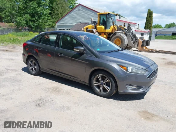 ✅ 2017 Ford Focus SE • VIN: 1FADP3FE2HL281011 • Lot: 45242329. Wystawiony na IAAI z przebiegiem 131 955 mil. Bezpłatny archiwum sprzedaży aukcyjnych z USA i szczegółowy raport historii pojazdu na DreamBid. Zdjęcie 1.