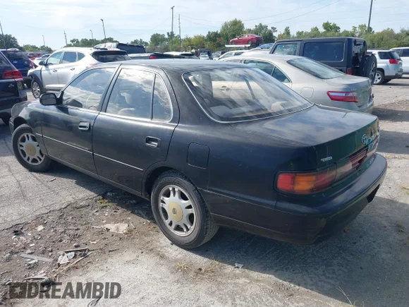 ✅ 1994 Toyota Camry XLE • VIN: JT2GK13E3R0036194 • Lot: 43180488. Wystawiony na IAAI z przebiegiem 306 544 mil. Bezpłatny archiwum sprzedaży aukcyjnych z USA i szczegółowy raport historii pojazdu na DreamBid. Zdjęcie 3.