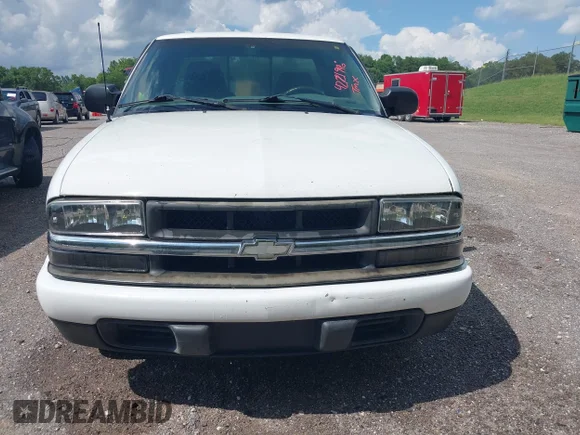 ✅ 2003 Chevrolet S-10 • VIN: 1GCCS19H638164851 • Лот: 42721946. Опубліковано раніше на IAAI з пробігом 143 546 миль. Безкоштовний доступ до архіву аукціонних продажів зі США та докладний звіт про історію автомобіля на DreamBid. Зображення 6.