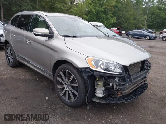 ✅ 2015 Volvo XC60 T6 Premier Plus • VIN: YV4902RC6F2560986 • Лот: 42988019. Опубліковано раніше на IAAI з пробігом 121 317 миль. Безкоштовний доступ до архіву аукціонних продажів зі США та докладний звіт про історію автомобіля на DreamBid. Зображення 1.