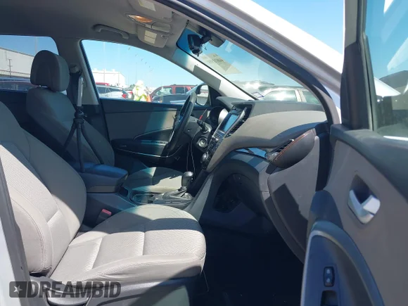 ✅ 2018 Hyundai Santa Fe SE • VIN: KM8SM4HF0JU270607 • Lot: 44811509. Wystawiony na IAAI z przebiegiem 123 846 mil. Bezpłatny archiwum sprzedaży aukcyjnych z USA i szczegółowy raport historii pojazdu na DreamBid. Zdjęcie 5.