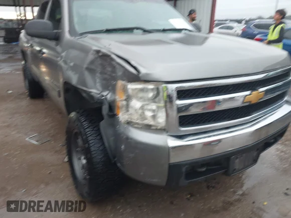 ✅ 2008 Chevrolet Silverado 1500 2LT • VIN: 3GCEK13M68G186591 • Lot: 43778313. Wystawiony na IAAI z przebiegiem 249 842 mil. Bezpłatny archiwum sprzedaży aukcyjnych z USA i szczegółowy raport historii pojazdu na DreamBid. Zdjęcie 6.