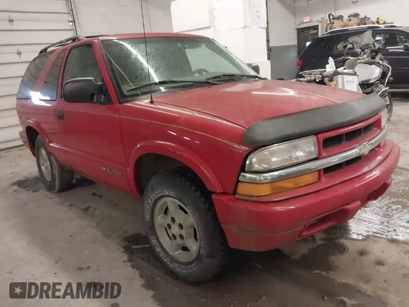 ✅ 2000 Chevrolet Blazer LS • VIN: 1GNCT18WXYK264109 • Лот: 42047484. Опубліковано раніше на IAAI з пробігом Не вказано. Безкоштовний доступ до архіву аукціонних продажів зі США та докладний звіт про історію автомобіля на DreamBid. Зображення 1.