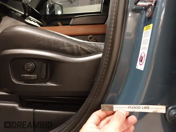 ✅ 2020 Land Rover Defender HSE • VIN: SALE97EUXL2011086 • Лот: 40110059. Опубліковано раніше на IAAI з пробігом 44 472 миль. Безкоштовний доступ до архіву аукціонних продажів зі США та докладний звіт про історію автомобіля на DreamBid. Зображення 6.