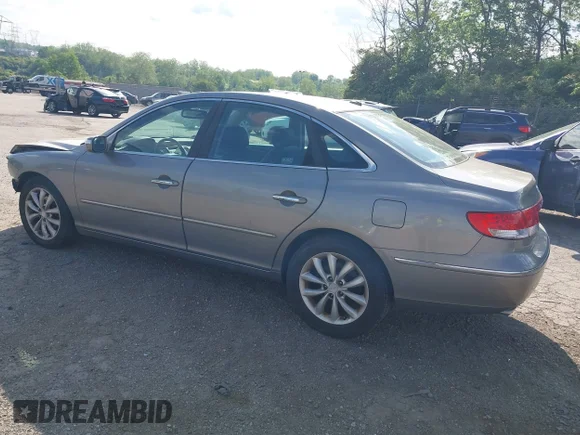✅ 2008 Hyundai Azera Limited • VIN: KMHFC46F68A333650 • Lot: 42224987. Wystawiony na IAAI z przebiegiem 105 229 mil. Bezpłatny archiwum sprzedaży aukcyjnych z USA i szczegółowy raport historii pojazdu na DreamBid. Zdjęcie 3.