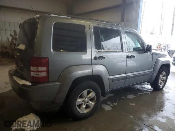 ✅ 2012 Jeep Liberty Sport • VIN: 1C4PJMAK3CW127622 • Лот: 44147955. Опубліковано раніше на Copart з пробігом 110 373 миль. Безкоштовний доступ до архіву аукціонних продажів зі США та докладний звіт про історію автомобіля на DreamBid. Зображення 3.