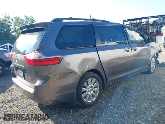 ✅ 2017 Toyota Sienna LE • VIN: 5TDJZ3DC3HS150015 • Lot: 42723419. Wystawiony na IAAI z przebiegiem 73 658 mil. Bezpłatny archiwum sprzedaży aukcyjnych z USA i szczegółowy raport historii pojazdu na DreamBid. Zdjęcie 4.