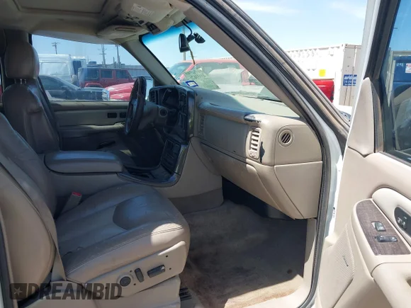 ✅ 2004 GMC Yukon XL • VIN: 1GKFK66U54J166519 • Lot: 41931676. Wystawiony na IAAI z przebiegiem 290 082 mil. Bezpłatny archiwum sprzedaży aukcyjnych z USA i szczegółowy raport historii pojazdu na DreamBid. Zdjęcie 5.