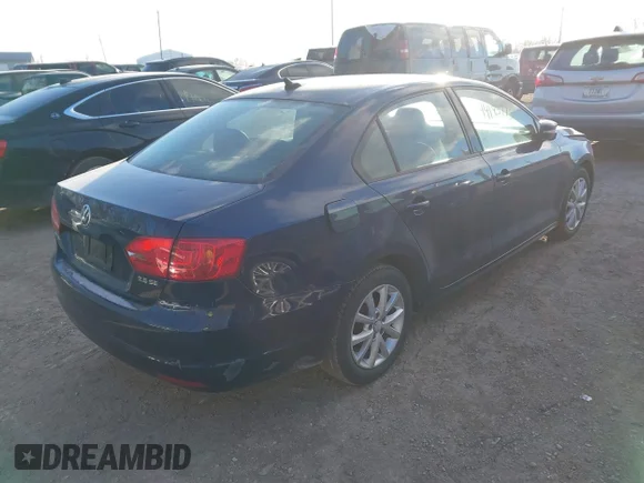 ✅ 2011 Volkswagen Jetta SE • VIN: 3VWDX7AJ4BM013568 • Lot: 44185775. Wystawiony na IAAI z przebiegiem 203 228 mil. Bezpłatny archiwum sprzedaży aukcyjnych z USA i szczegółowy raport historii pojazdu na DreamBid. Zdjęcie 4.