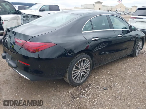 ✅ 2025 Mercedes-Benz CLA 250 • VIN: W1K5J4GB1SN528210 • Lot: 45183888. Wystawiony na IAAI z przebiegiem 41 983 mil. Bezpłatny archiwum sprzedaży aukcyjnych z USA i szczegółowy raport historii pojazdu na DreamBid. Zdjęcie 4.