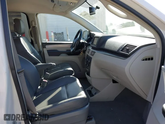 ✅ 2012 Volkswagen Routan SE • VIN: 2C4RVABG4CR355448 • Lot: 41890833. Wystawiony na IAAI z przebiegiem 163 562 mil. Bezpłatny archiwum sprzedaży aukcyjnych z USA i szczegółowy raport historii pojazdu na DreamBid. Zdjęcie 5.