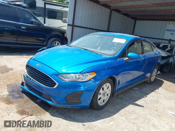 ✅ 2020 Ford Fusion S • VIN: 3FA6P0G75LR126292 • Лот: 45089069. Опубликован ранее на IAAI с пробегом 128 740 миль. Бесплатный доступ к архиву аукционных продаж из США и подробный отчёт об истории автомобиля на DreamBid. Изображение 2.