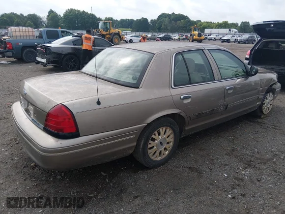 ✅ 2005 Ford Crown Victoria LX • VIN: 2FAFP74W25X133676 • Лот: 45321162. Опубликован ранее на IAAI с пробегом 109 860 миль. Бесплатный доступ к архиву аукционных продаж из США и подробный отчёт об истории автомобиля на DreamBid. Изображение 4.