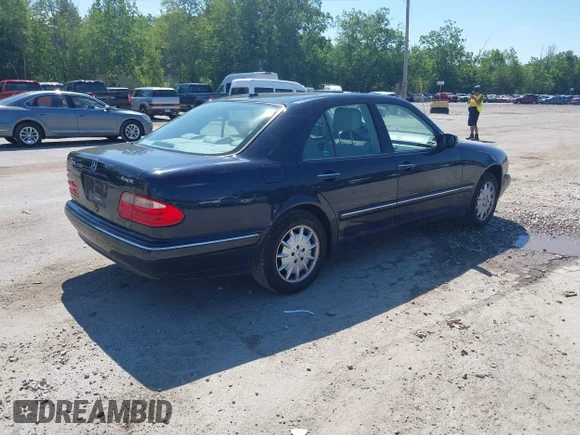 ✅ 2002 Mercedes-Benz E 320 • VIN: WDBJF82J82X062374 • Lot: 42617594. Listed on IAAI with 149,717 mi. Free auction sales archive from the USA and detailed vehicle history report at DreamBid. Image 4.