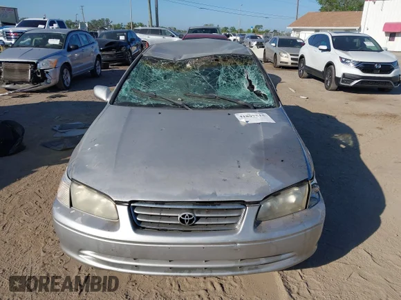 ✅ 2001 Toyota Camry XLE • VIN: 4T1BF28K21U115407 • Lot: 41897515. Wystawiony na IAAI z przebiegiem 208 191 mil. Bezpłatny archiwum sprzedaży aukcyjnych z USA i szczegółowy raport historii pojazdu na DreamBid. Zdjęcie 6.