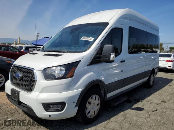 ✅ 2024 Ford Transit Passenger XLT • VIN: 1FBAX2X83RKA71917 • Lot: 56303236. Listed on Copart with 33,668 mi. Free auction sales archive from the USA and detailed vehicle history report at DreamBid. Image 1.
