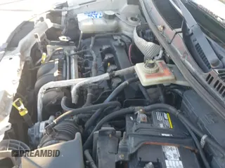 ✅ 2010 Ford Transit Connect XLT • VIN: NM0LS7BNXAT039586 • Lot: 43619608. Wystawiony na IAAI z przebiegiem 259 924 mil. Bezpłatny archiwum sprzedaży aukcyjnych z USA i szczegółowy raport historii pojazdu na DreamBid. Zdjęcie 19.