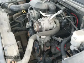 ✅ 2009 Chevrolet Silverado 1500 Work Truck • VIN: 1GCEC14X19Z238667 • Lot: 43765975. Wystawiony na IAAI z przebiegiem 227 290 mil. Bezpłatny archiwum sprzedaży aukcyjnych z USA i szczegółowy raport historii pojazdu na DreamBid. Zdjęcie 12.