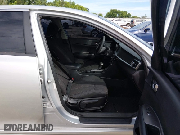 ✅ 2020 Kia Optima LX • VIN: 5XXGT4L33LG384359 • Lot: 45233827. Wystawiony na IAAI z przebiegiem 101 067 mil. Bezpłatny archiwum sprzedaży aukcyjnych z USA i szczegółowy raport historii pojazdu na DreamBid. Zdjęcie 5.
