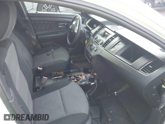 ✅ 2015 Ford Police Interceptor • VIN: 1FAHP2MK0FG119520 • Lot: 45103024. Wystawiony na IAAI z przebiegiem 137 216 mil. Bezpłatny archiwum sprzedaży aukcyjnych z USA i szczegółowy raport historii pojazdu na DreamBid. Zdjęcie 5.