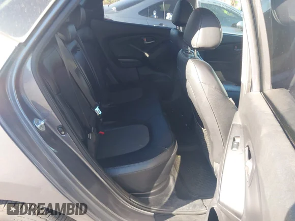 ✅ 2015 Hyundai Tucson SE • VIN: KM8JU3AG8FU019625 • Lot: 45353232. Wystawiony na IAAI z przebiegiem 166 751 mil. Bezpłatny archiwum sprzedaży aukcyjnych z USA i szczegółowy raport historii pojazdu na DreamBid. Zdjęcie 8.