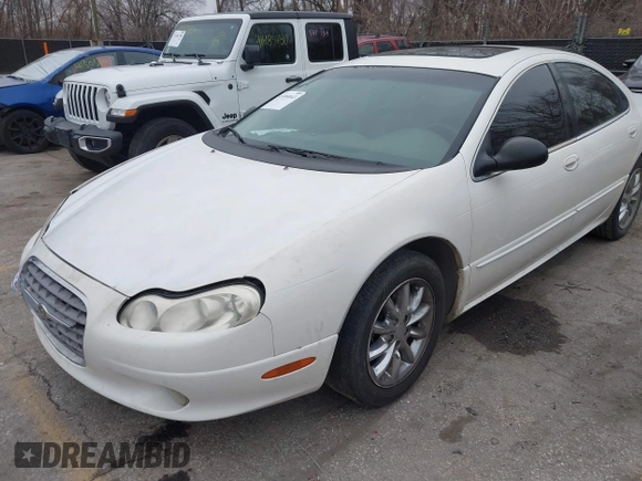 ✅ 2002 Chrysler Concorde Limited • VIN: 2C3HD56G52H261992 • Lot: 41494043. Wystawiony na IAAI z przebiegiem 203 548 mil. Bezpłatny archiwum sprzedaży aukcyjnych z USA i szczegółowy raport historii pojazdu na DreamBid. Zdjęcie 2.