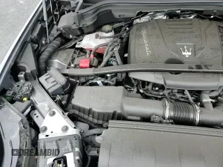 ✅ 2024 Maserati Grecale GT • VIN: ZN6PMDAA4R7449380 • Lot: 85438065. Wystawiony na Copart z przebiegiem 3 473 mil. Bezpłatny archiwum sprzedaży aukcyjnych z USA i szczegółowy raport historii pojazdu na DreamBid. Zdjęcie 15.