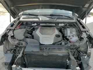 ✅ 2018 Audi SQ5 Premium Plus • VIN: WA1A4AFY6J2231755 • Lot: 52946965. Listed on Copart with 38,021 mi. Free auction sales archive from the USA and detailed vehicle history report at DreamBid. Image 17.