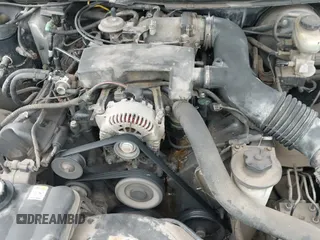 ✅ 2001 Lincoln Town Car Signature • VIN: 1LNHM82W81Y680168 • Lot: 43283868. Wystawiony na IAAI z przebiegiem 189 815 mil. Bezpłatny archiwum sprzedaży aukcyjnych z USA i szczegółowy raport historii pojazdu na DreamBid. Zdjęcie 18.