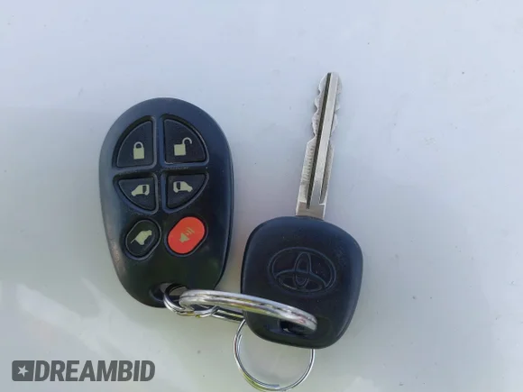 ✅ 2004 Toyota Sienna XLE • VIN: 5TDZA22C44S171067 • Lot: 44379011. Wystawiony na IAAI z przebiegiem 260 421 mil. Bezpłatny archiwum sprzedaży aukcyjnych z USA i szczegółowy raport historii pojazdu na DreamBid. Zdjęcie 11.