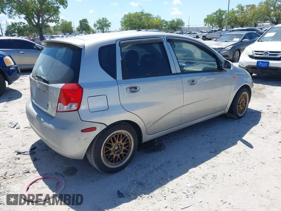 ✅ 2004 Chevrolet Aveo LS • VIN: KL1TJ62654B175747 • Lot: 41798964. Wystawiony na IAAI z przebiegiem Nie podano. Bezpłatny archiwum sprzedaży aukcyjnych z USA i szczegółowy raport historii pojazdu na DreamBid. Zdjęcie 4.