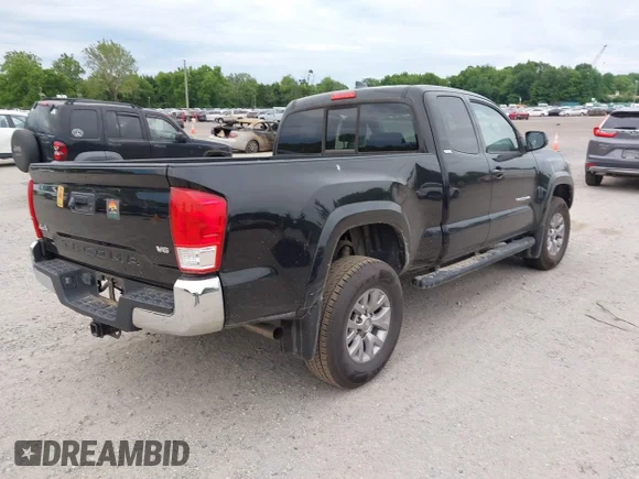 ✅ 2017 Toyota Tacoma SR5 • VIN: 5TFSZ5AN2HX099302 • Лот: 45418512. Опубликован ранее на IAAI с пробегом 30 430 миль. Бесплатный доступ к архиву аукционных продаж из США и подробный отчёт об истории автомобиля на DreamBid. Изображение 4.
