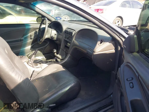 ✅ 2001 Ford Mustang GT Deluxe • VIN: 1FAFP42XX1F259638 • Lot: 44490410. Wystawiony na IAAI z przebiegiem 137 397 mil. Bezpłatny archiwum sprzedaży aukcyjnych z USA i szczegółowy raport historii pojazdu na DreamBid. Zdjęcie 5.