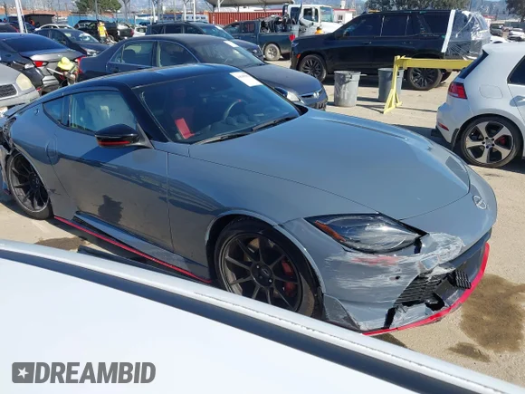 ✅ 2024 Nissan Z Nismo • VIN: JN1BZ4CH7RM360821 • Lot: 44149962. Wystawiony na IAAI z przebiegiem 19 411 mil. Bezpłatny archiwum sprzedaży aukcyjnych z USA i szczegółowy raport historii pojazdu na DreamBid. Zdjęcie 1.