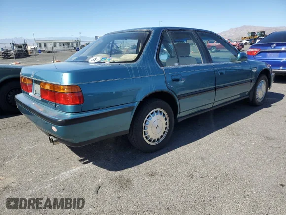 ✅ 1990 Honda Accord • VIN: JHMCB7662LC012230 • Lot: 85561085. Wystawiony na Copart z przebiegiem 132 875 mil. Bezpłatny archiwum sprzedaży aukcyjnych z USA i szczegółowy raport historii pojazdu na DreamBid. Zdjęcie 3.