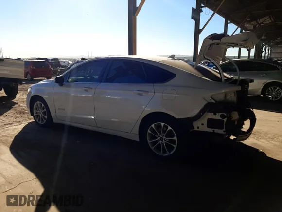 ✅ 2019 Ford Fusion SE • VIN: 3FA6P0LU3KR119755 • Lot: 40221613. Wystawiony na Copart z przebiegiem 40 799 mil. Bezpłatny archiwum sprzedaży aukcyjnych z USA i szczegółowy raport historii pojazdu na DreamBid. Zdjęcie 2.
