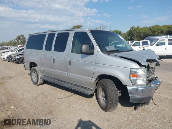 ✅ 2013 Ford Econoline Passenger XL • VIN: 1FBNE3BL3DDA62222 • Lot: 40463179. Wystawiony na IAAI z przebiegiem 200 340 mil. Bezpłatny archiwum sprzedaży aukcyjnych z USA i szczegółowy raport historii pojazdu na DreamBid. Zdjęcie 1.