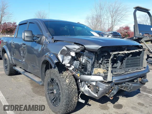 ✅ 2018 Nissan Titan SV • VIN: 1N6AA1E57JN522816 • Lot: 43691676. Wystawiony na IAAI z przebiegiem 98 156 mil. Bezpłatny archiwum sprzedaży aukcyjnych z USA i szczegółowy raport historii pojazdu na DreamBid. Zdjęcie 1.