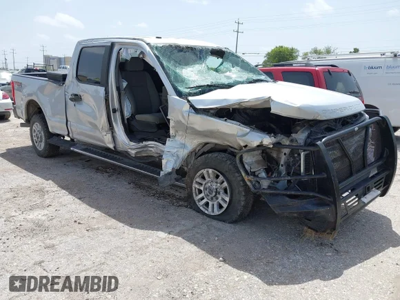 ✅ 2018 Ford F-250 XLT • VIN: 1FT7W2B64JED04978 • Lot: 45500088. Listed on IAAI with 84,609 mi. Free auction sales archive from the USA and detailed vehicle history report at DreamBid. Image 1.