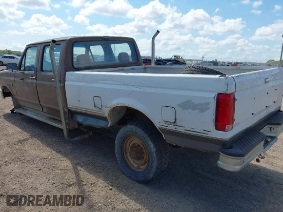 ✅ 1992 Ford F-350 • VIN: 2FTJW36G9NCA34589 • Lot: 42961200. Wystawiony na IAAI z przebiegiem Nie podano. Bezpłatny archiwum sprzedaży aukcyjnych z USA i szczegółowy raport historii pojazdu na DreamBid. Zdjęcie 3.