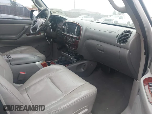 ✅ 2001 Toyota Sequoia Limited • VIN: 5TDBT48A71S034343 • Lot: 42829216. Listed on IAAI with 292,629 mi. Free auction sales archive from the USA and detailed vehicle history report at DreamBid. Image 5.