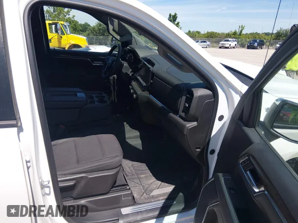 ✅ 2025 Chevrolet Silverado 1500 LT • VIN: 1GCRKDEDXSZ122531 • Lot: 45228063. Wystawiony na IAAI z przebiegiem 82 049 mil. Bezpłatny archiwum sprzedaży aukcyjnych z USA i szczegółowy raport historii pojazdu na DreamBid. Zdjęcie 5.
