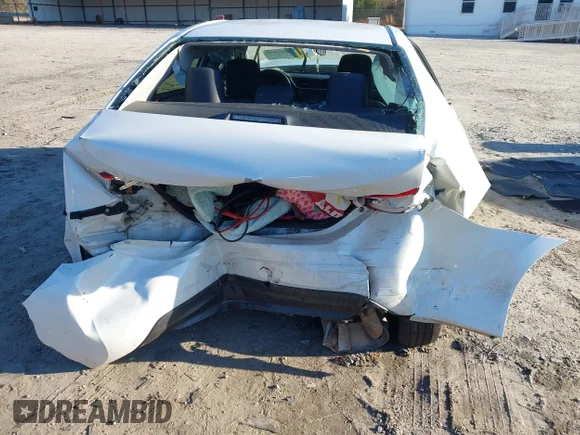 ✅ 2019 Toyota Corolla LE • VIN: 5YFBURHE8KP884098 • Lot: 44193899. Wystawiony na IAAI z przebiegiem 157 685 mil. Bezpłatny archiwum sprzedaży aukcyjnych z USA i szczegółowy raport historii pojazdu na DreamBid. Zdjęcie 6.