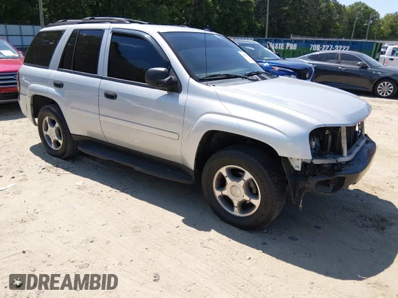 ✅ 2007 Chevrolet TrailBlazer LS • VIN: 1GNDS13S172198527 • Лот: 45086071. Опубликован ранее на IAAI с пробегом 98 073 миль. Бесплатный доступ к архиву аукционных продаж из США и подробный отчёт об истории автомобиля на DreamBid. Изображение 1.