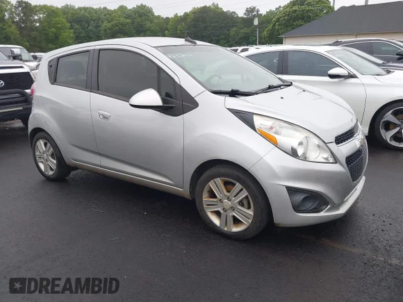 ✅ 2013 Chevrolet Spark LS • VIN: KL8CA6S95DC507353 • Lot: 42358430. Wystawiony na IAAI z przebiegiem 131 221 mil. Bezpłatny archiwum sprzedaży aukcyjnych z USA i szczegółowy raport historii pojazdu na DreamBid. Zdjęcie 1.