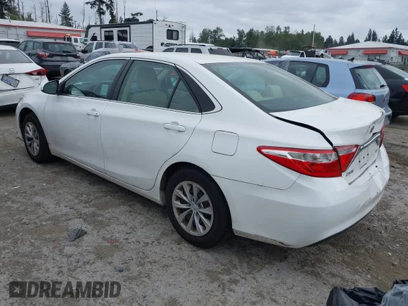 ✅ 2015 Toyota Camry LE • VIN: 4T4BF1FKXFR494943 • Lot: 45029288. Wystawiony na IAAI z przebiegiem 70 483 mil. Bezpłatny archiwum sprzedaży aukcyjnych z USA i szczegółowy raport historii pojazdu na DreamBid. Zdjęcie 3.