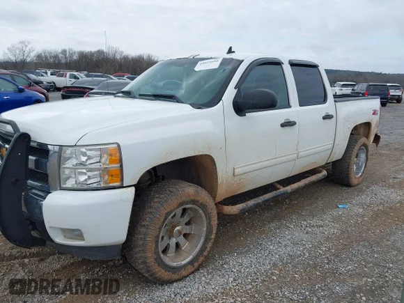 ✅ 2011 Chevrolet Silverado 1500 LT • VIN: 3GCPKSE38BG213347 • Лот: 44025686. Опубліковано раніше на IAAI з пробігом 214 873 миль. Безкоштовний доступ до архіву аукціонних продажів зі США та докладний звіт про історію автомобіля на DreamBid. Зображення 2.